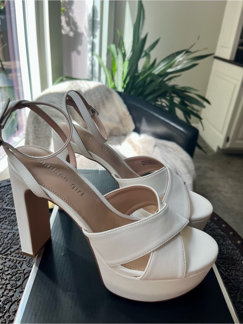 MADDEN GIRL AMBER CROSS BAND DRESSY PLATFORM SANDALS IN WHITE 7.5